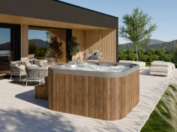 QUAVO Garden Jacuzzi 200cm x 200cm with Controller